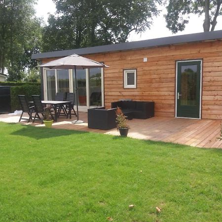 Luxe Bungalow Op Rustig Vakantiepark. Dronrijp المظهر الخارجي الصورة