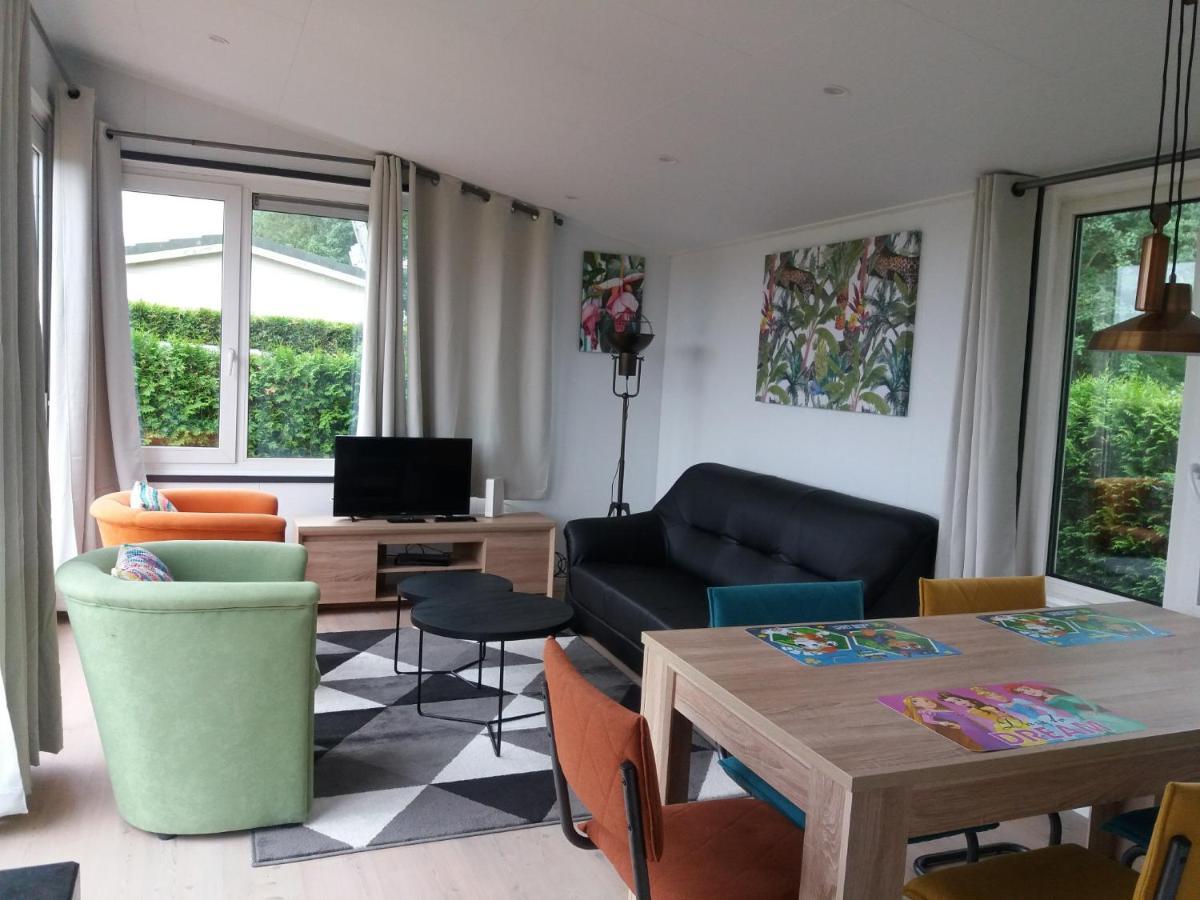 Luxe Bungalow Op Rustig Vakantiepark. Dronrijp المظهر الخارجي الصورة